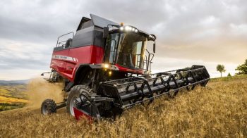 Massey Ferguson : une moissonneuse spéciale coteaux