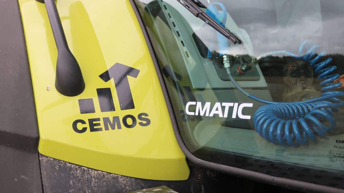 Claas Cemos tracteur