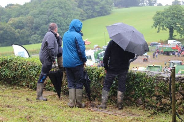 agriculteurs pluie matériels