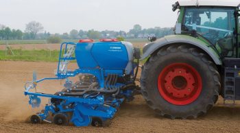 50cm d’inter-rangs pour le semoir monograine Lemken Azurit