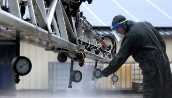 Les pulvérisateurs non conformes restent sous le hangar !