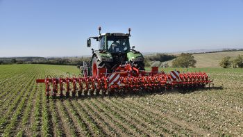 Quel est le coût du tracteur sur un chantier de désherbage mécanique?