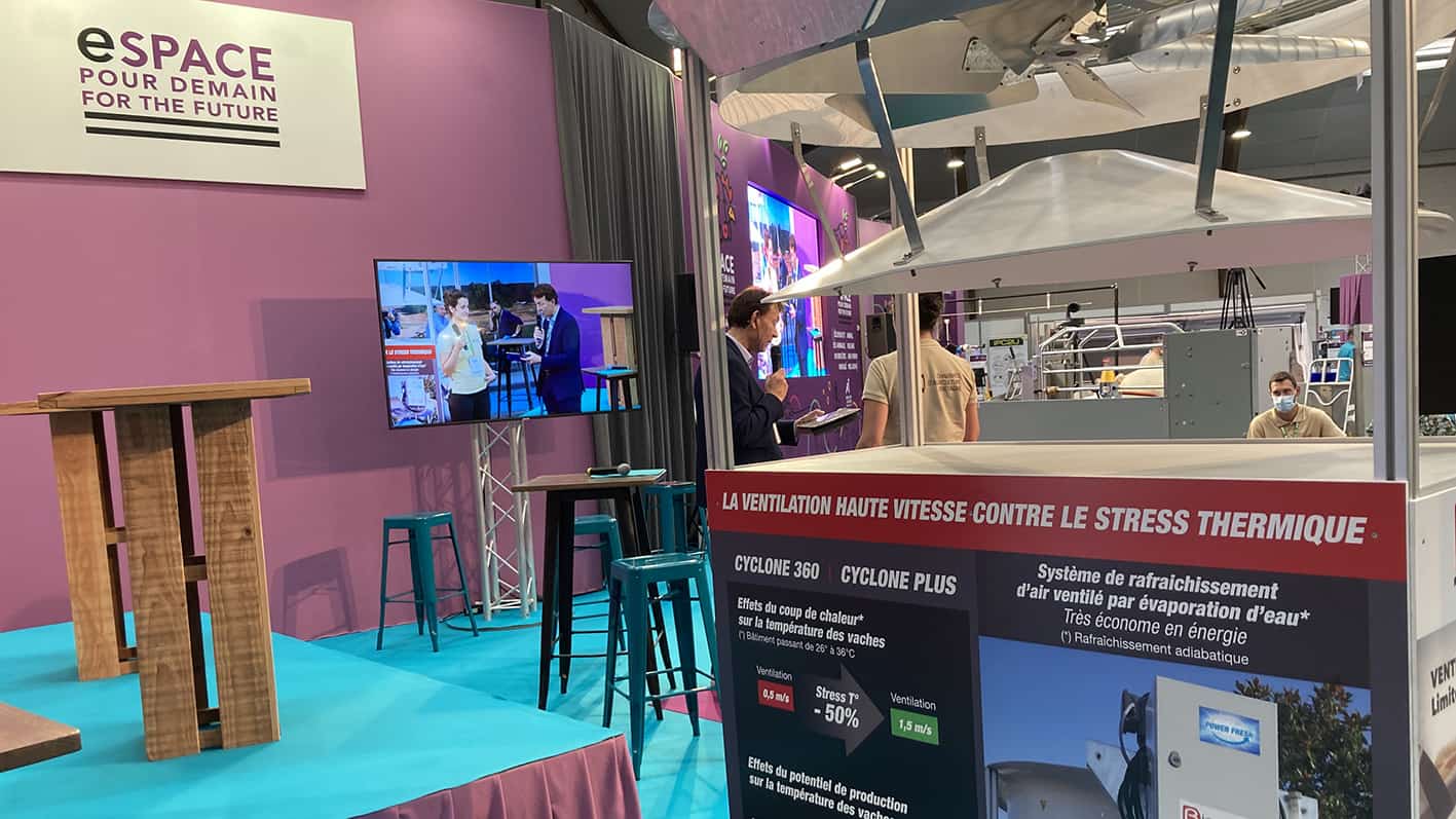 le stand espace pour demain fait le focus sur le bien-être animal.