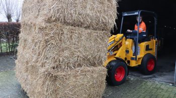 Un valet de ferme Knikmops à bras télescopique