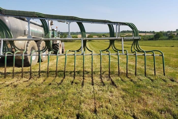 chantier d'épandage avec pendillard sur un essai