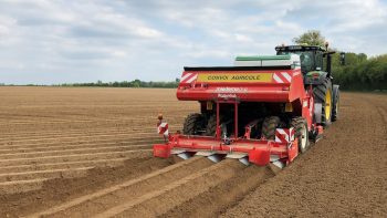 Un chantier de plantation au top de l’équipement