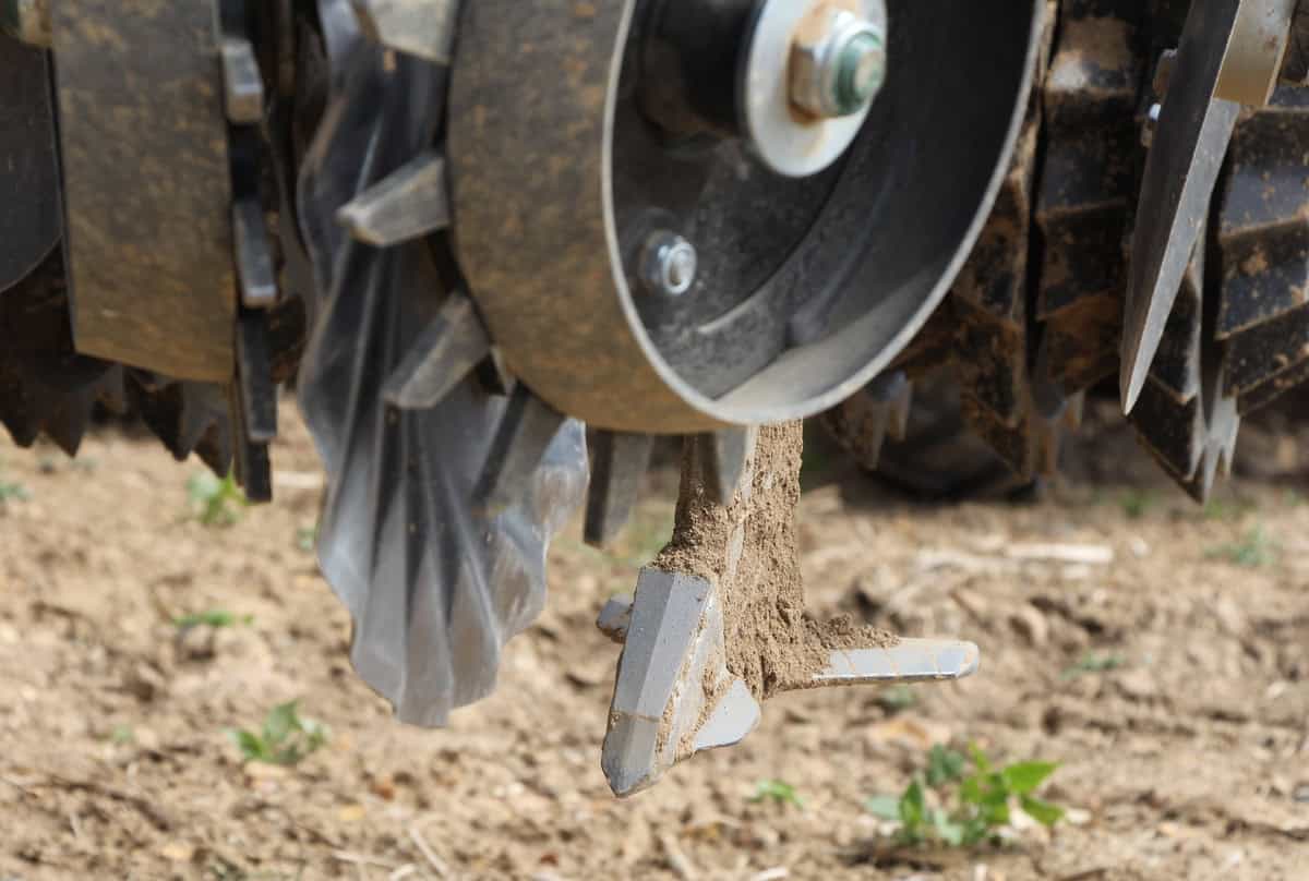 Combiné strip-till Duro et semoir monograine à la cuma du Soleil