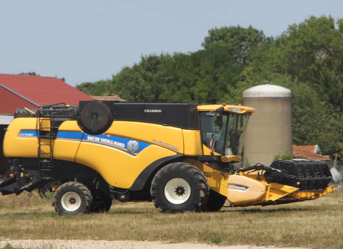 moissonneuse New Holland cuma L'Entente