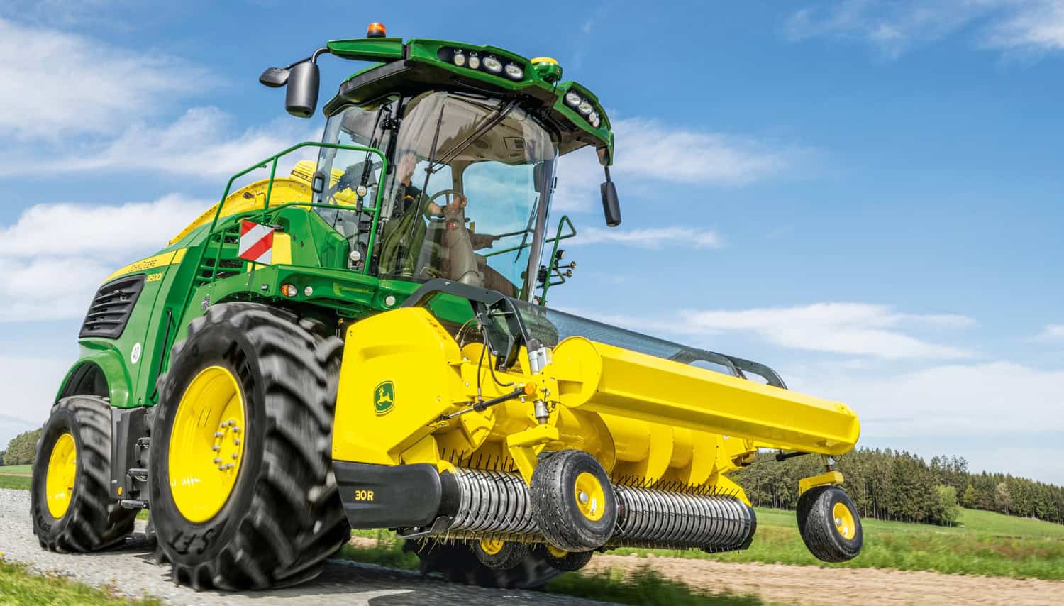 Ensileuses John Deere remanie ses gammes 8000 et 9000 Entraid
