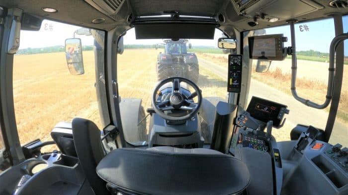 intérieur cabine tracteur Valtra série Q