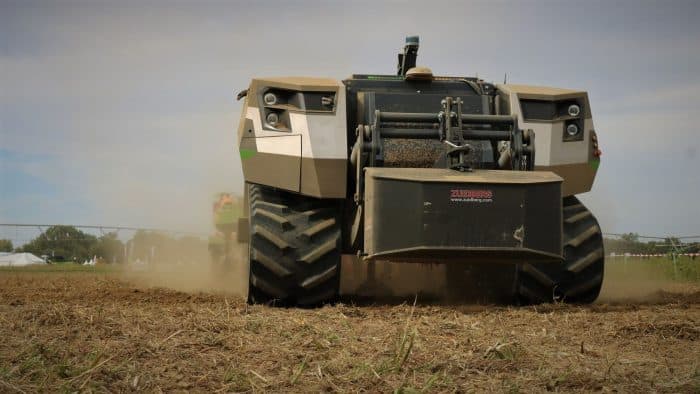 Cultures high-tech – Avec sa nouvelle machine, Ecorobotix sème les graines  d'une agriculture plus verte