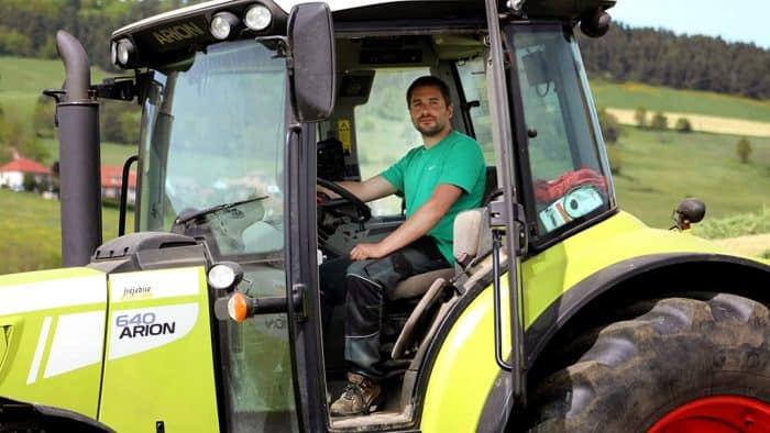 Antoine Dechambre est salarié à la cuma de la Coste