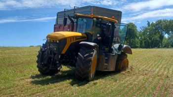 Un pneu de tracteur spécial route - Entraid