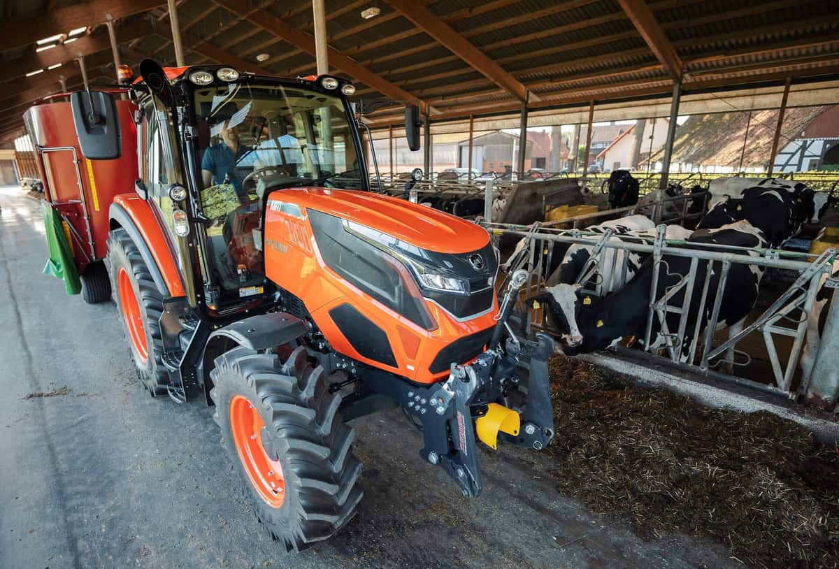 tracteurs Kioti HX au travail