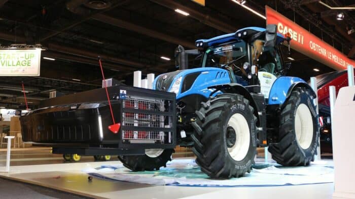 New Holland T7 châssis long et tracteur T8 autonome au SIMA