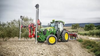 Des tracteurs spécialisés plus puissants chez John Deere