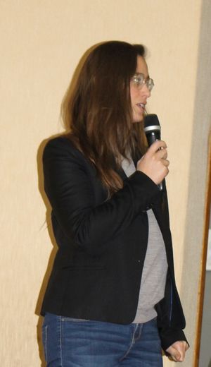 une experte sociologue intervient lors de l'AG de la fdcuma de l'Aveyron.