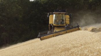 Un service complet de moisson en zone de montagne