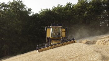 Un service complet de moisson en zone de montagne