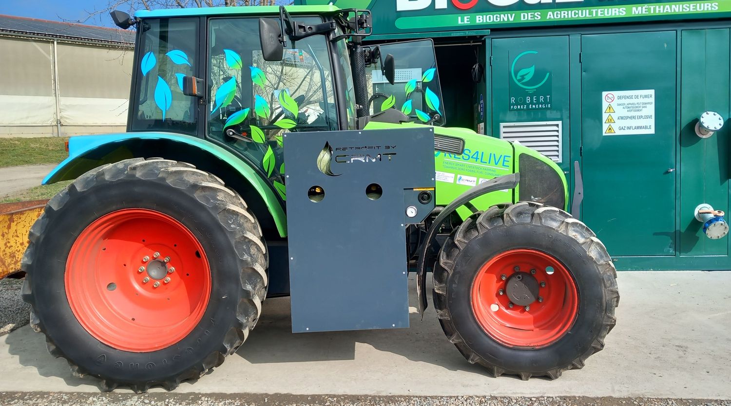 le premier tracteur rétrofité au biogaz dispose d'une autonomie de 4 heures