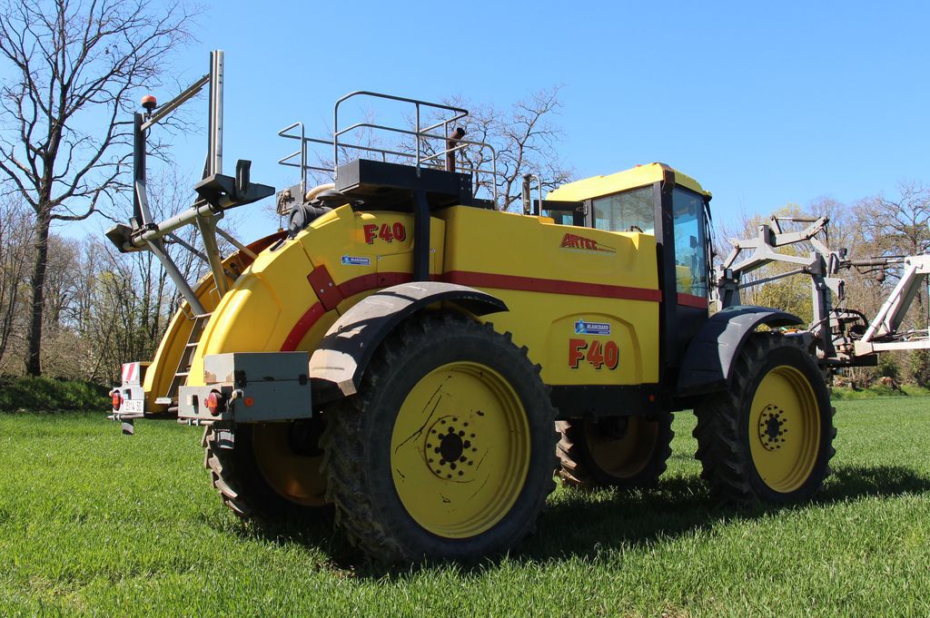 Le pulvérisateur Artec est un des pulvé de la cuma de la Rotonde, en Normandie