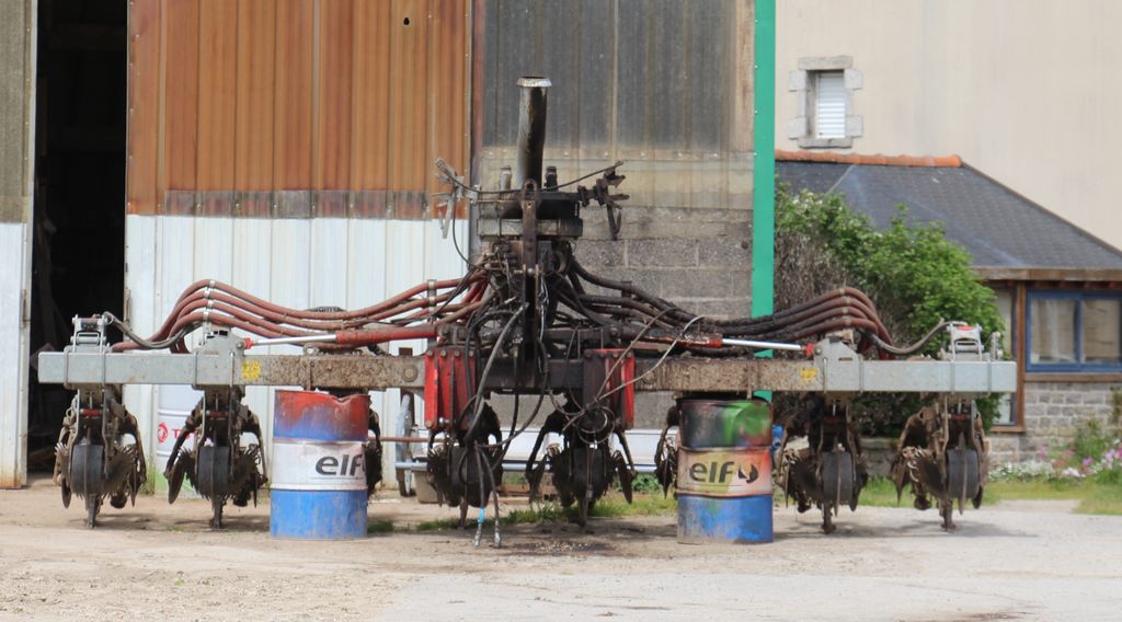 Le strip-till enfouisseur de lisier 8 rang de l'EARL 