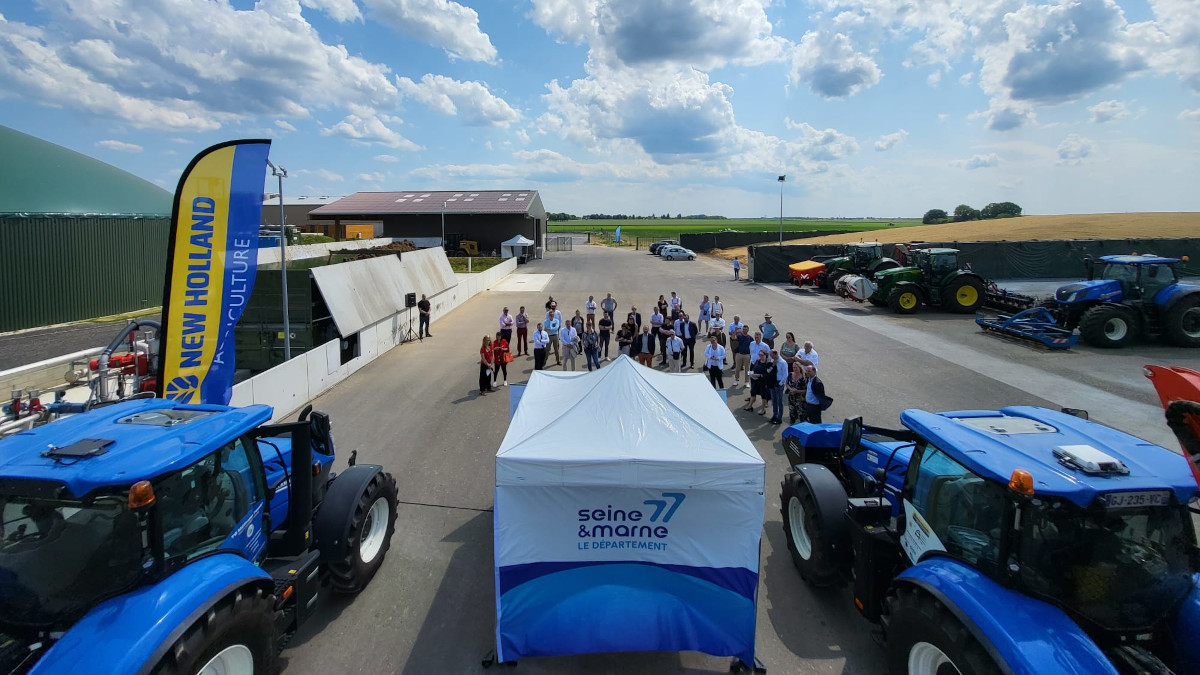 inauguration T6 Méthane power New Holland