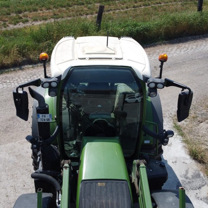 pare-brise montant de la cabine des Fendt 500 Vario S4