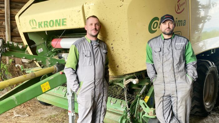 Un gain de temps pour la récolte de l'herbe avec le combiné presse-enrubanneuse. 