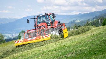 Pöttinger : l’andaineur à tapis Mergento se décline en version montagne