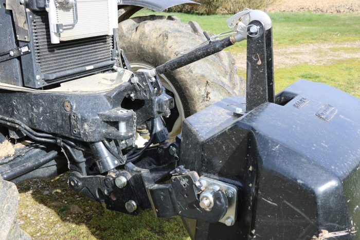 Des masses inutiles sur les tracteur augmentent la consommation de carburant. 