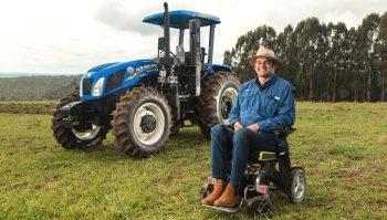 Le handicap n’empêche pas de conduire ce tracteur