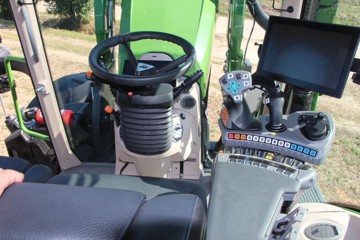 tracteur Fendt 600 Vario au travail