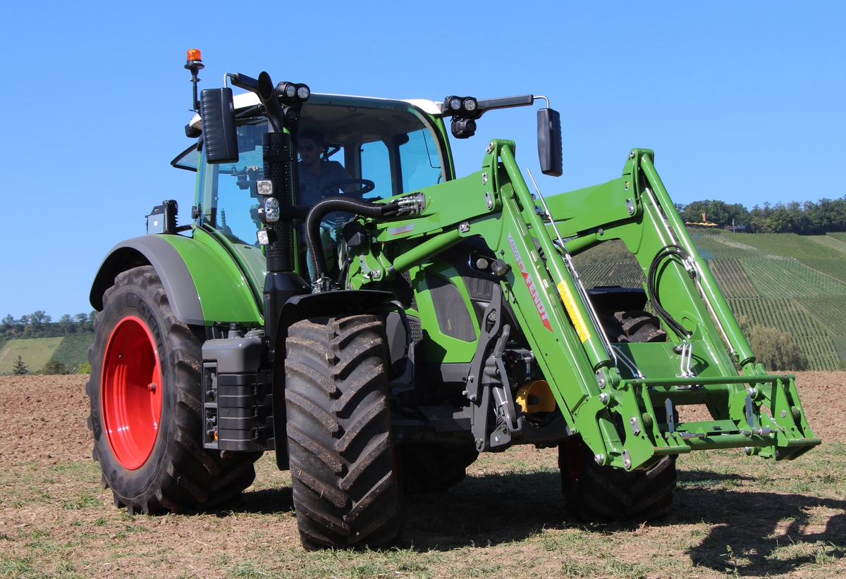 tracteur Fendt 600 Vario au travail