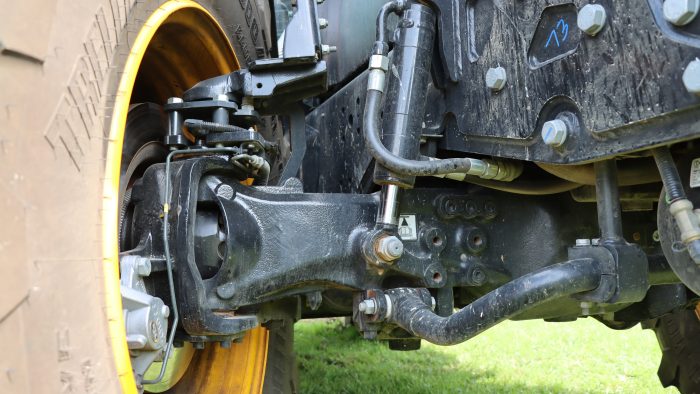 pont avant suspendu essai tracteur Fastrac 4220 Icon