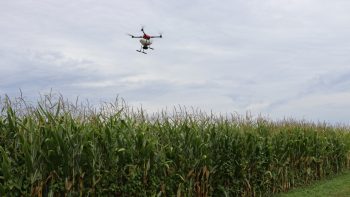 La réglementation des vols de drones agricoles pas équitable ?