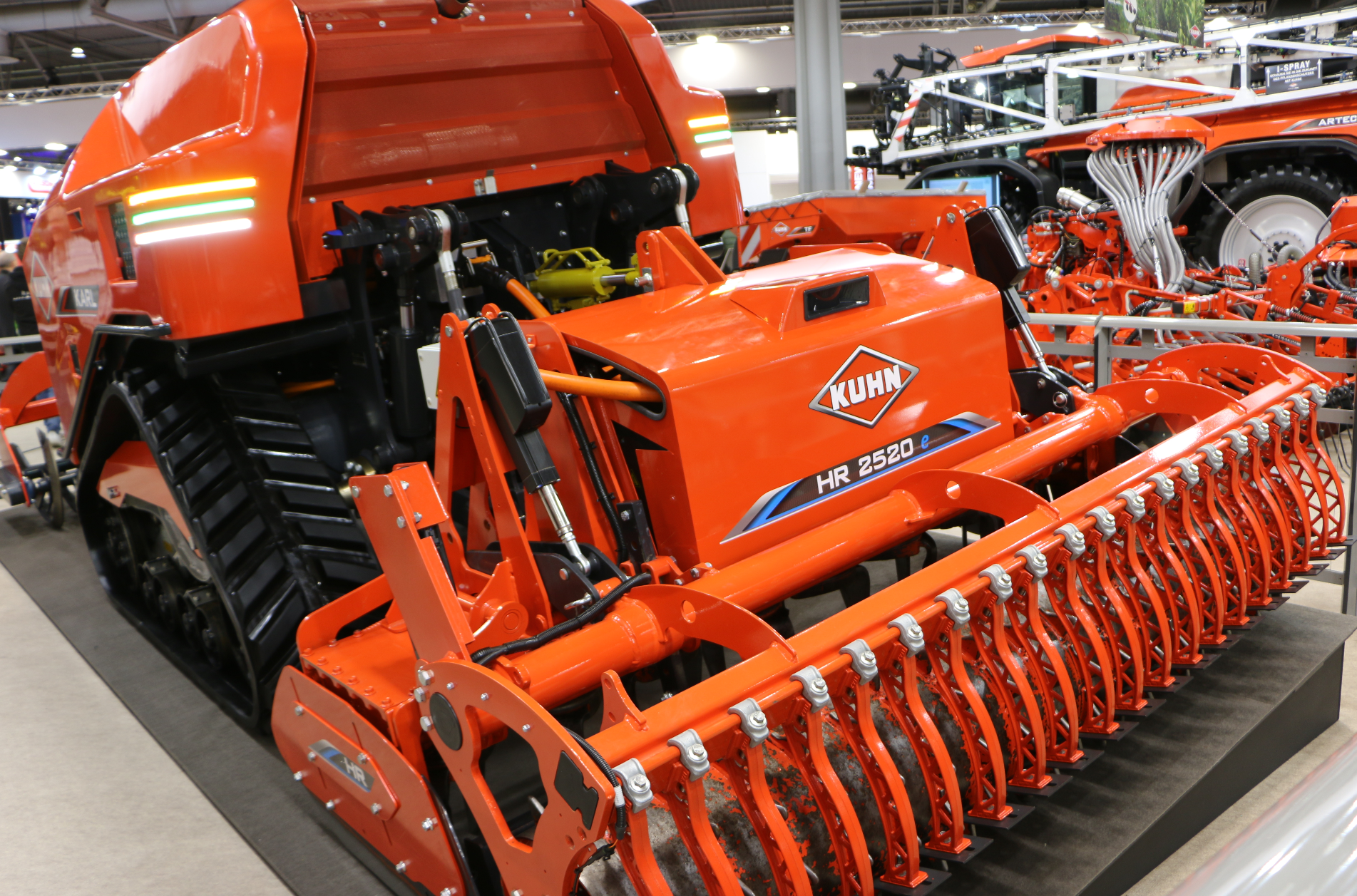 Agritechnica 2023 robot agricole Kuhn electrique