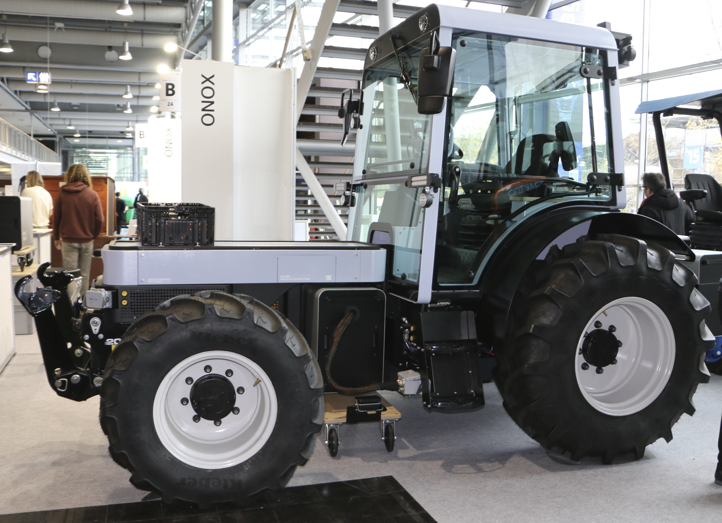 Agritechnica 2023 prototype Onox tracteur électrique