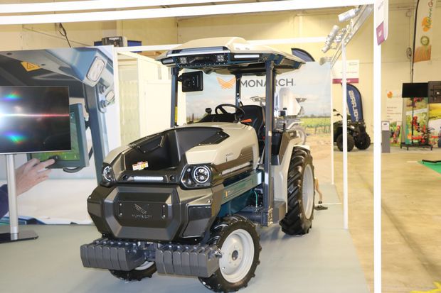 Première apparition du tracteur autonome Monarch en France lors du Sitevi 2023