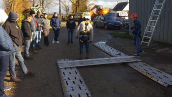 Après la tempête Ciaran, les agriculteurs se forment pour réparer leurs toits en sécurité