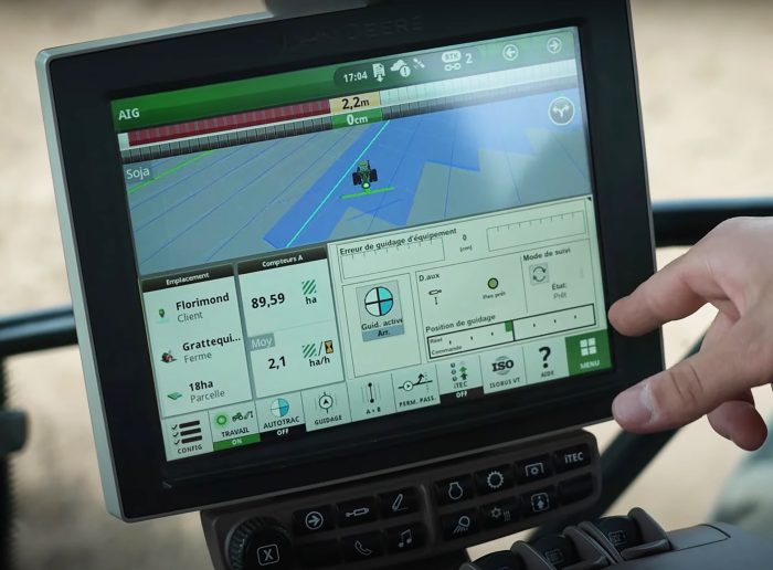 L'écran pour le guidage du tracteur et de l'outil.
