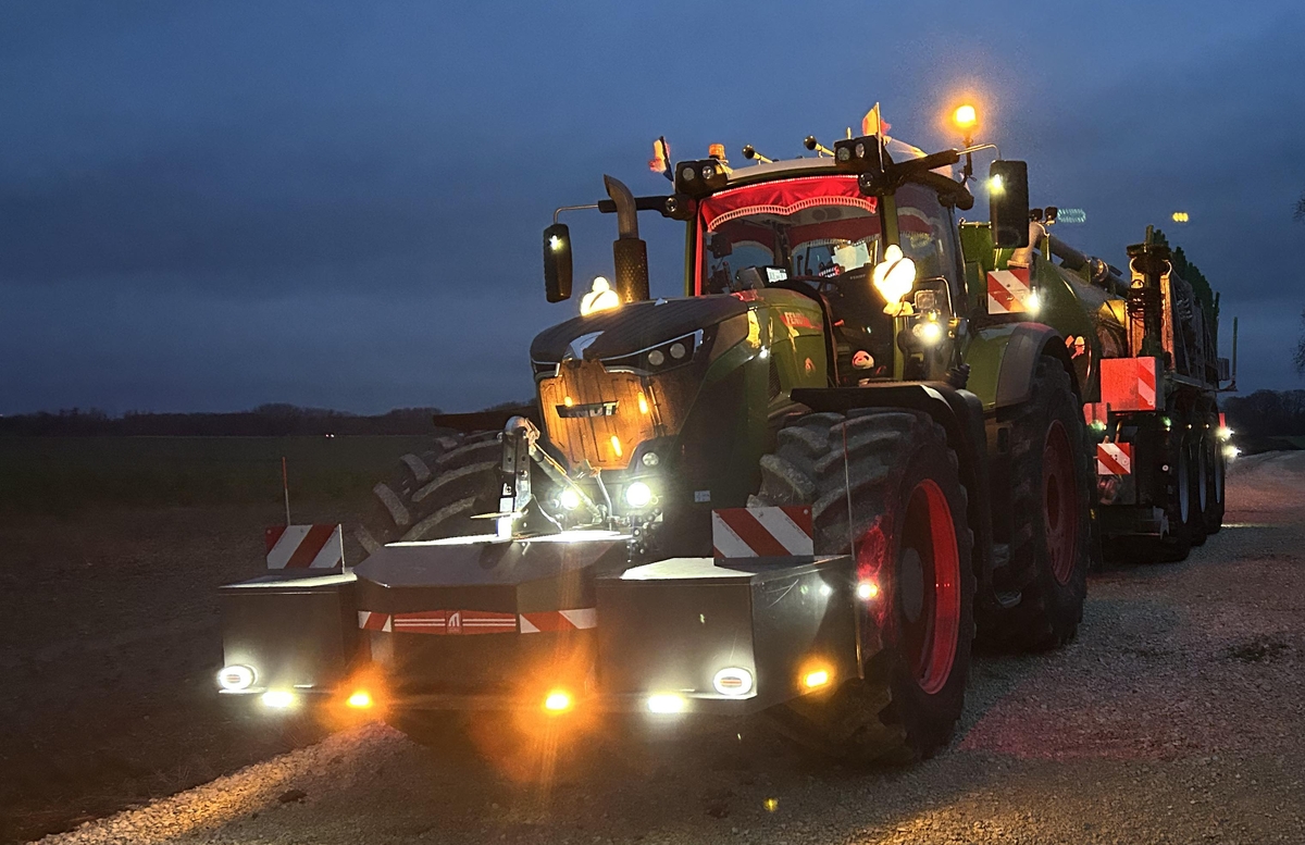 le tracteur de Tristan Raud