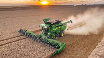 Nouvelles moissonneuses John Deere S7 : un concentré de X9 ?