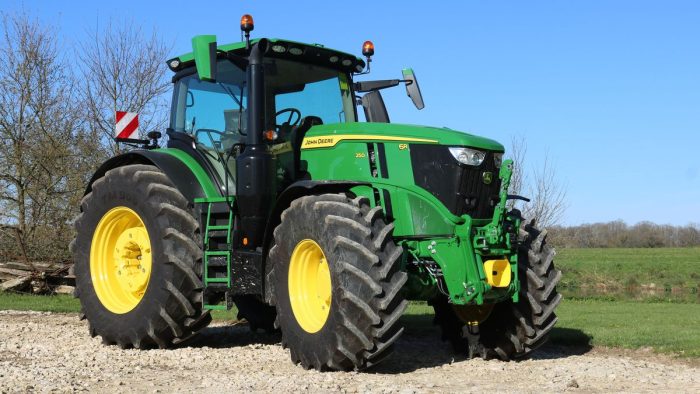 John Deere 6R250