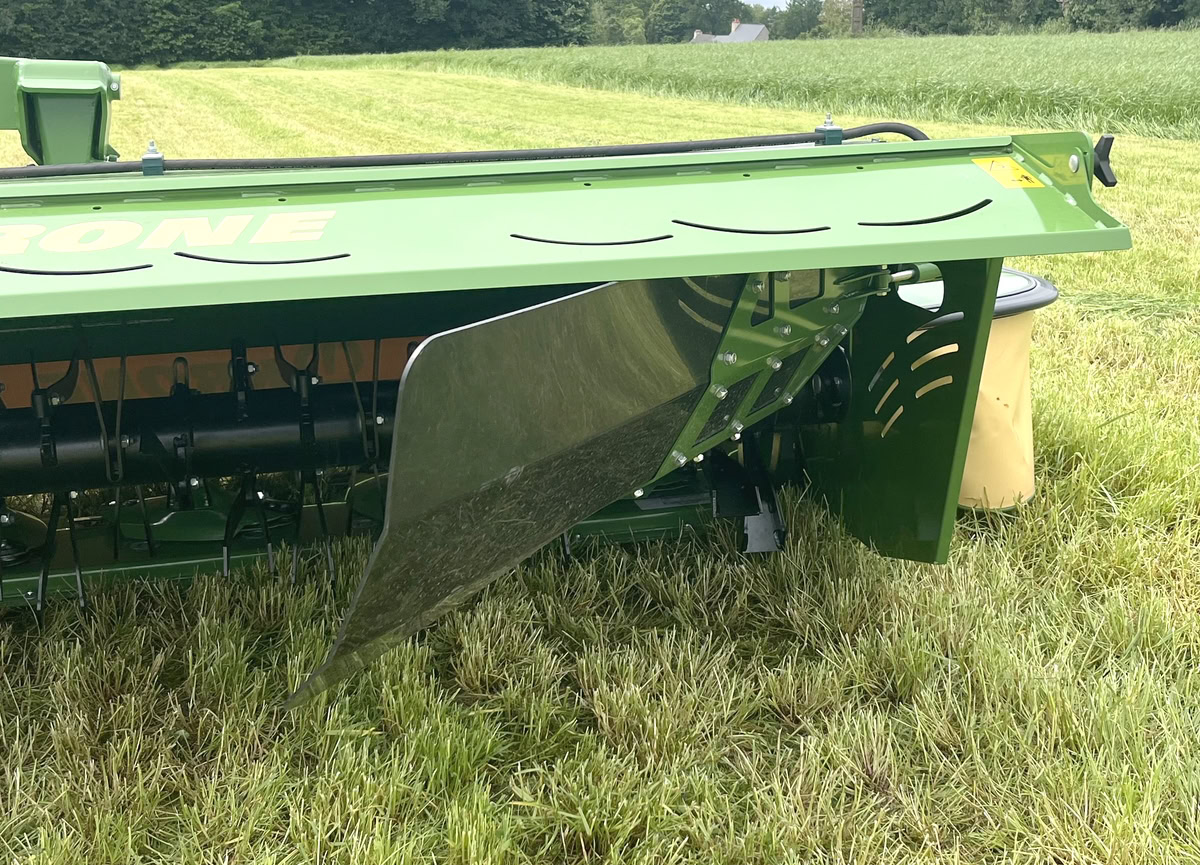 faucheuse portée Krone EC R 320 CV
