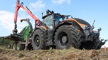 [Crash-Test] Le Valtra S416 au déchiquetage de plaquettes