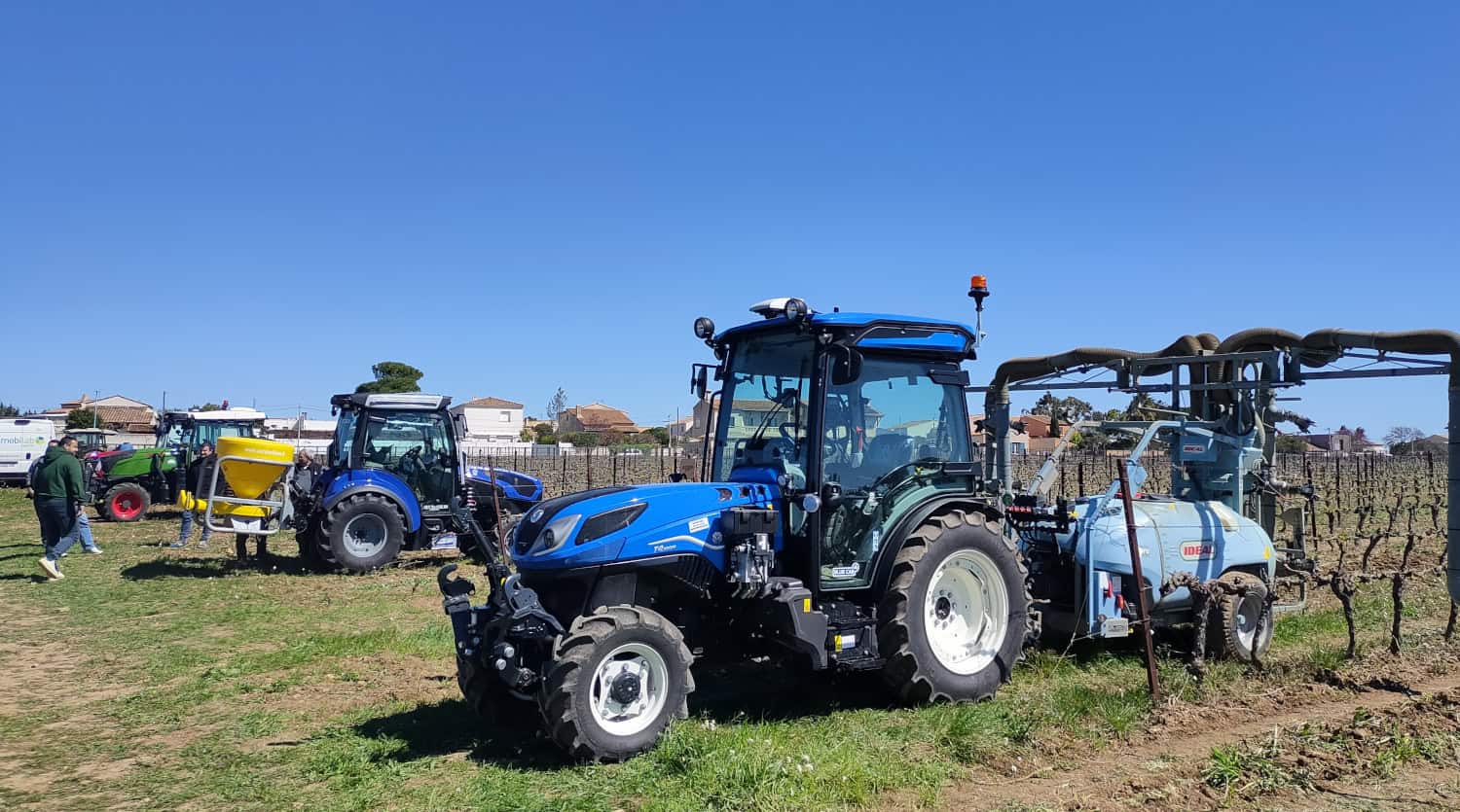 Une démonstration pour comprendre l'autonomisation et l'autoguidage des tracteurs dans l'Hérault.