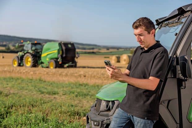 Tous les modèles de la nouvelle génération de presses à balles rondes John Deere sont dotées de capacité Isobus avancées