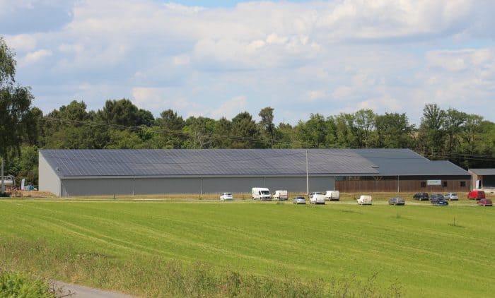 Le bâtiment produit de l'électricité