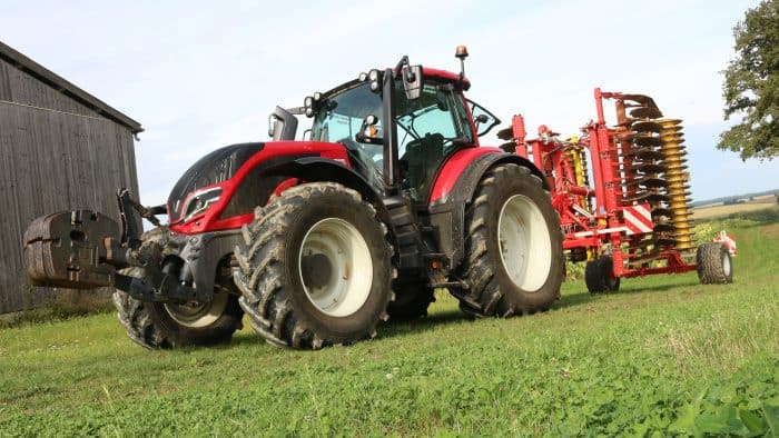 avis utilisateurs Valtra T175 avec outil de travail du sol
